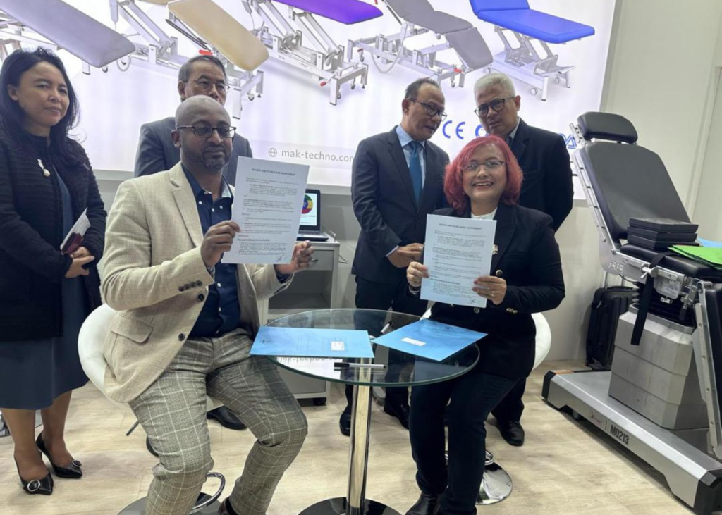 Building Strategic Alliances: Life Care Signs Partnership with MAK Medical Equipment
